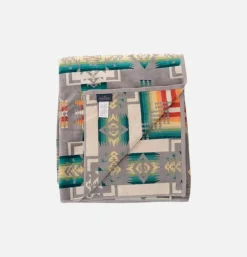 Jacquard Towel Chief Joseph Grey